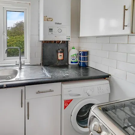 Cosy & Comfy Tottenham Apartment Sleeps 4 London Exterior photo
