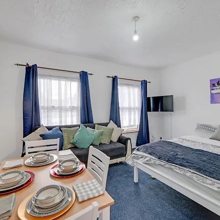 Cosy & Comfy Tottenham Apartment Sleeps 4 London Exterior photo
