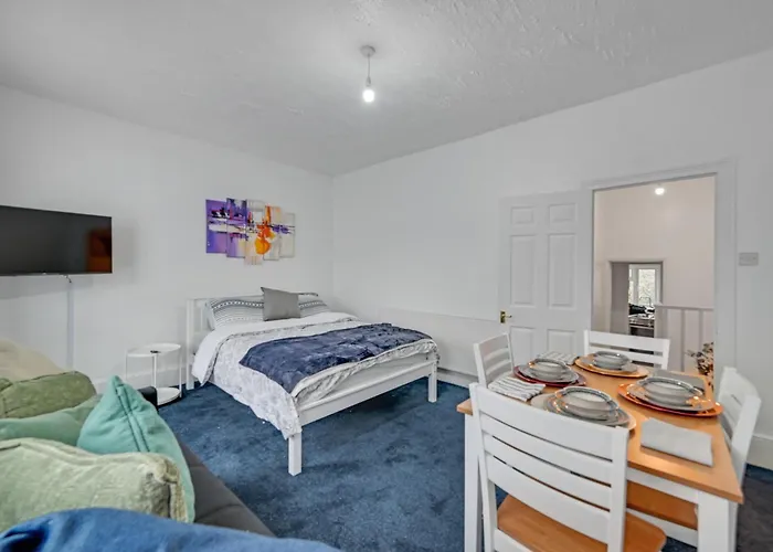 Cosy & Comfy Tottenham Apartment Sleeps 4