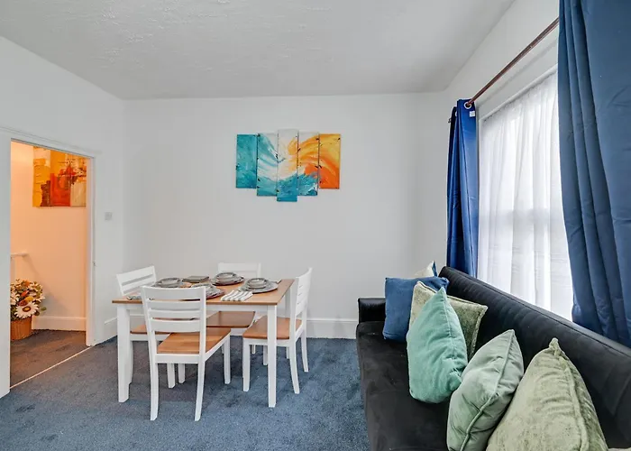 Cosy & Comfy Tottenham Apartment Sleeps 4