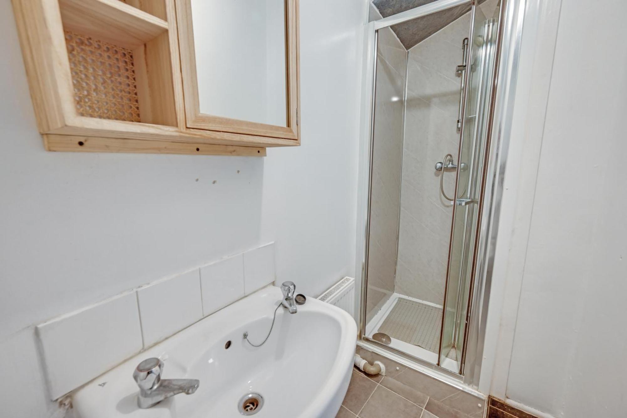 Cosy & Comfy Tottenham Sleeps 4 * London
