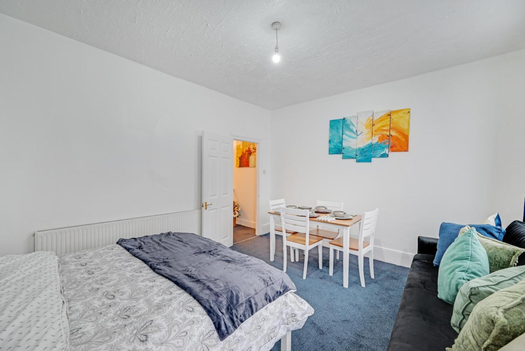 Cosy & Comfy Tottenham Sleeps 4 Apartment London